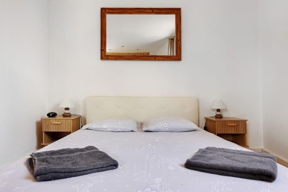 Living room, Bedroom