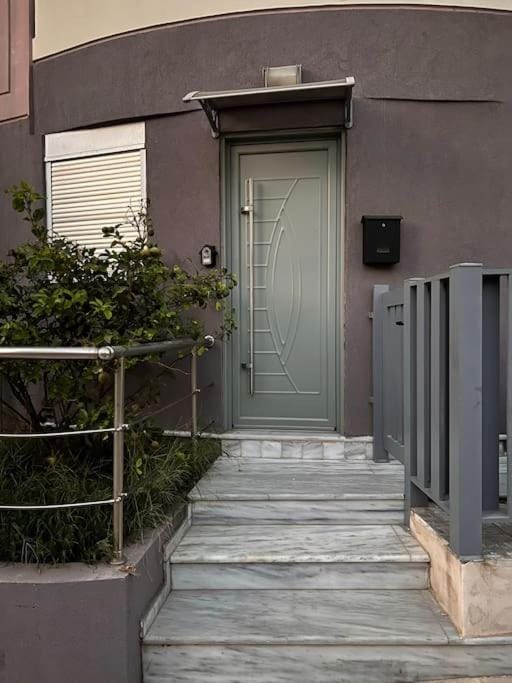 Property building, Facade/entrance, Day