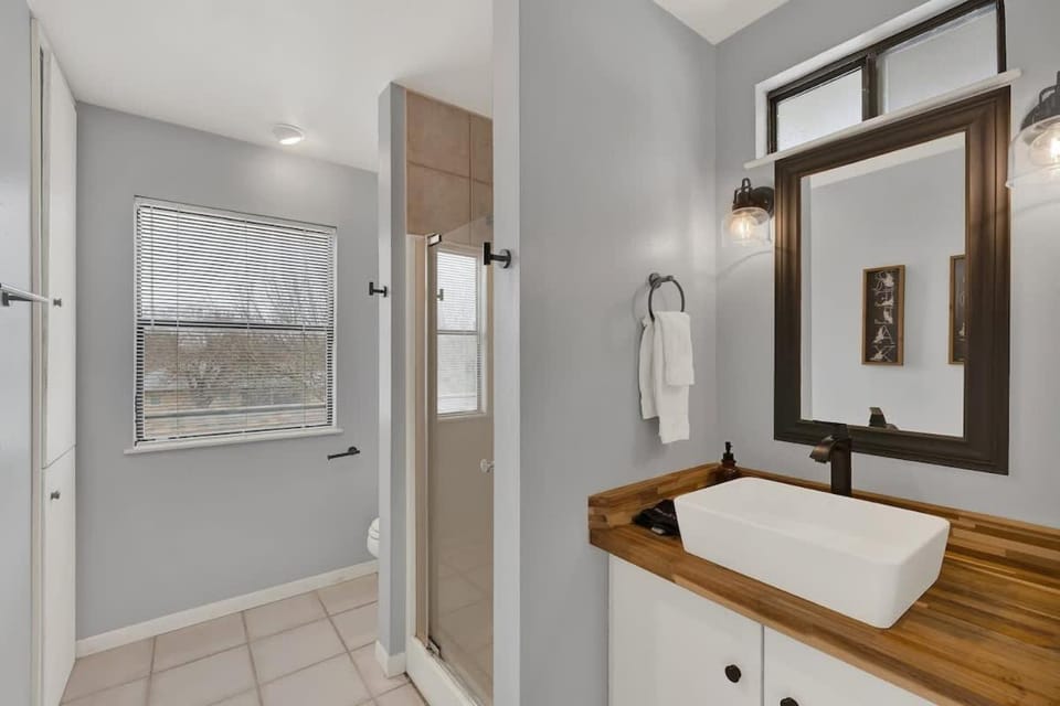 Bathroom, Bath