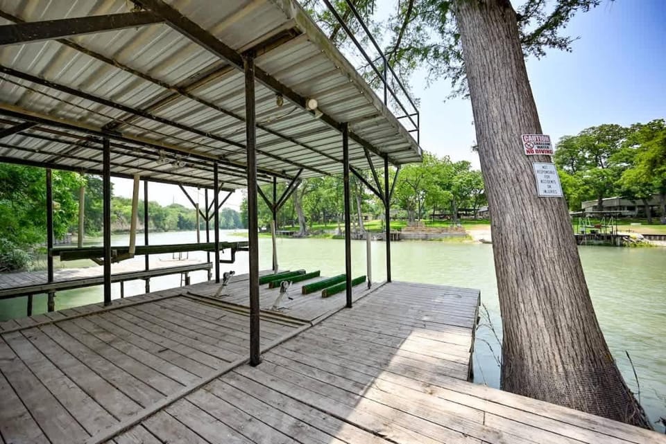 Nearby landmark, Activities