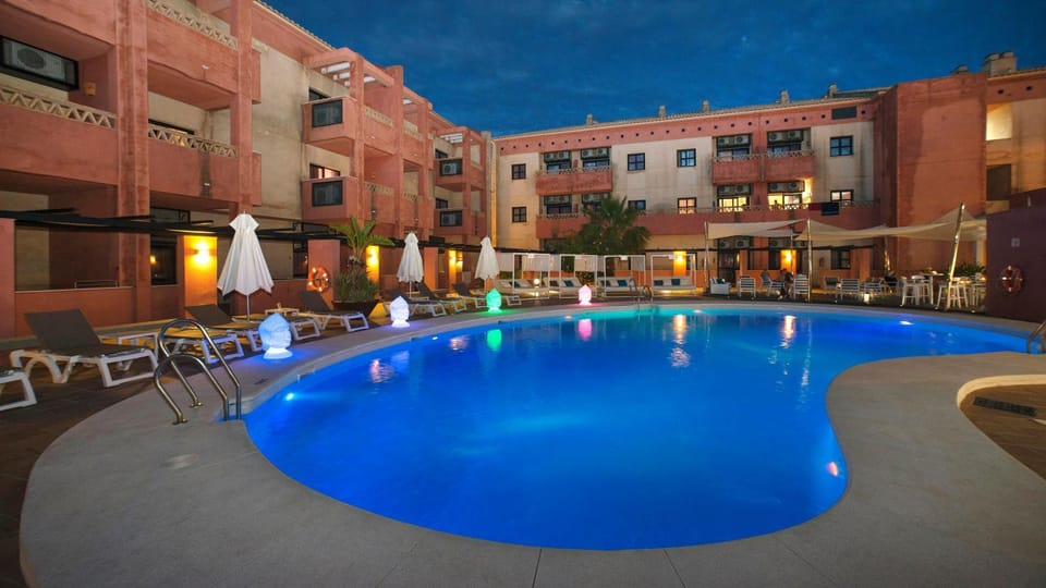 Property building, Patio, Swimming pool