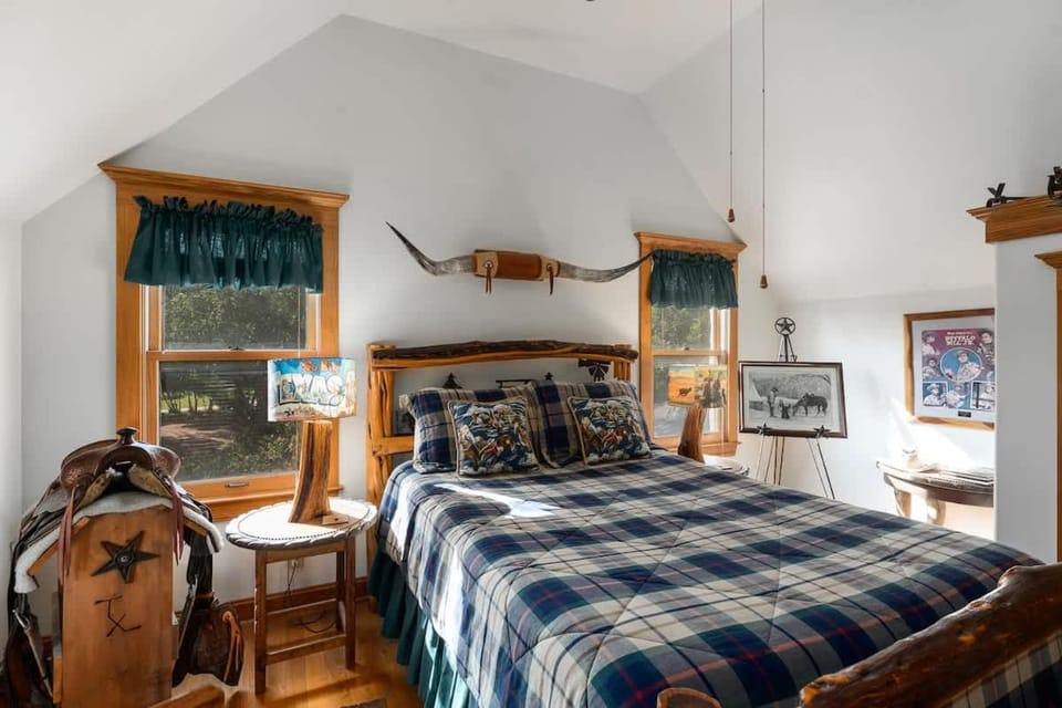 Bed, Bedroom