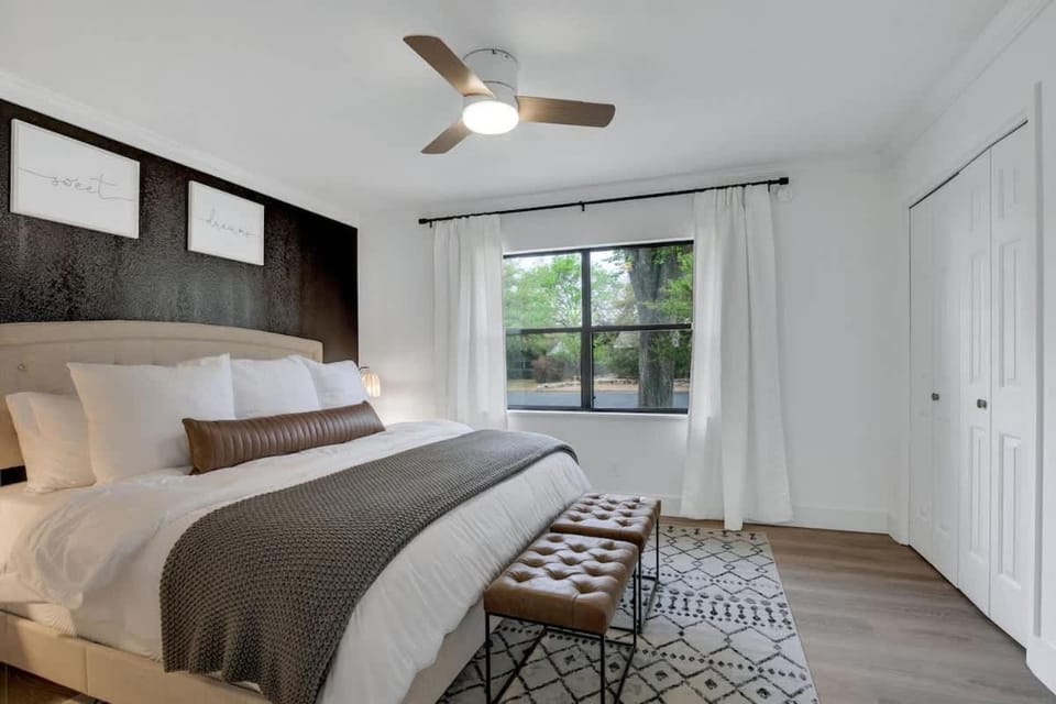 Bed, Bedroom