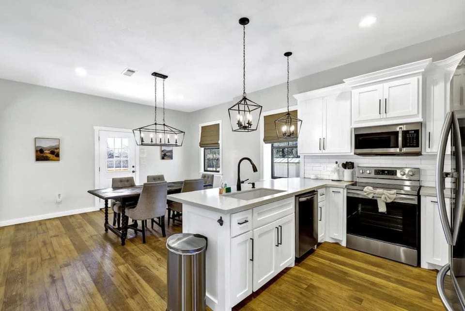 Kitchen or kitchenette, kitchen