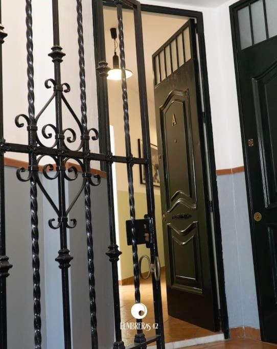 Lumbreras 42 Apartamento, cerca de Isla Mágica y Estadio de la Cartuja, parking opcional Apartment in Seville