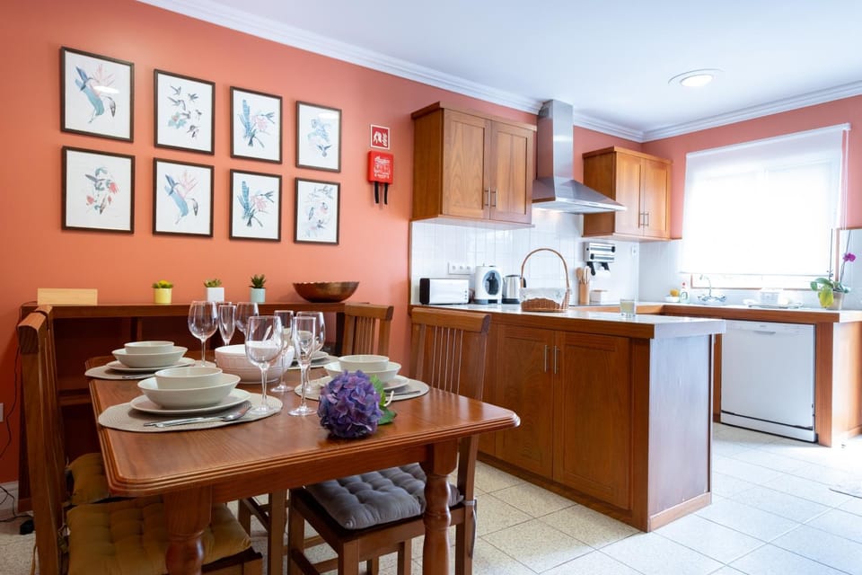 Dining area, minibar, pet friendly, stove