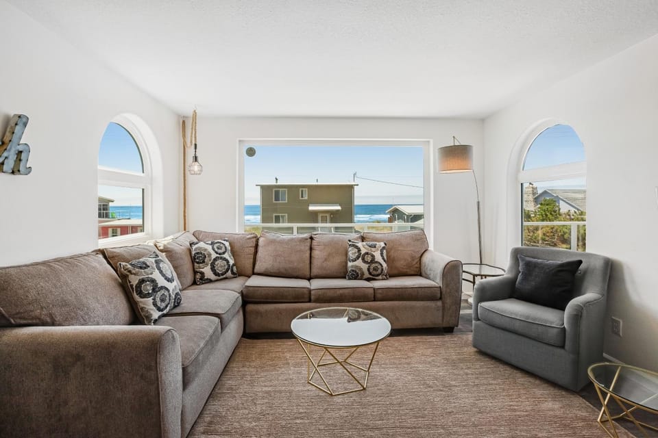 The Whaler House in Rockaway Beach