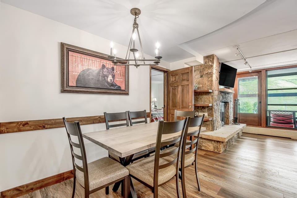 Mountain Plaza Base Camp Apartment in Copper Mountain
