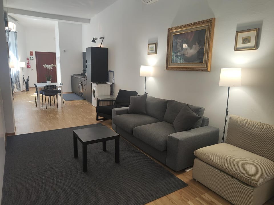 TV and multimedia, Living room, Seating area