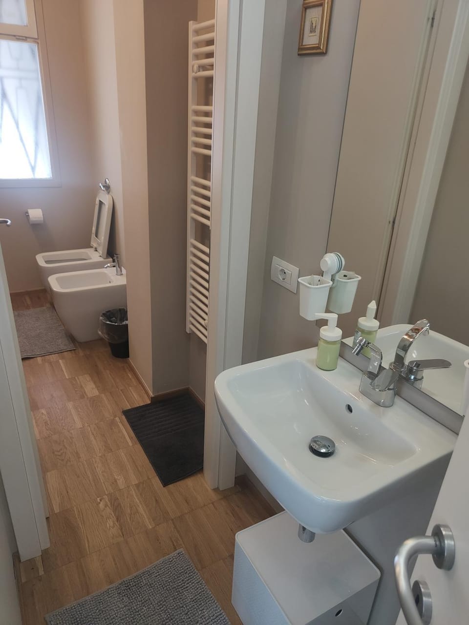 Toilet, Bathroom, bidet, towels