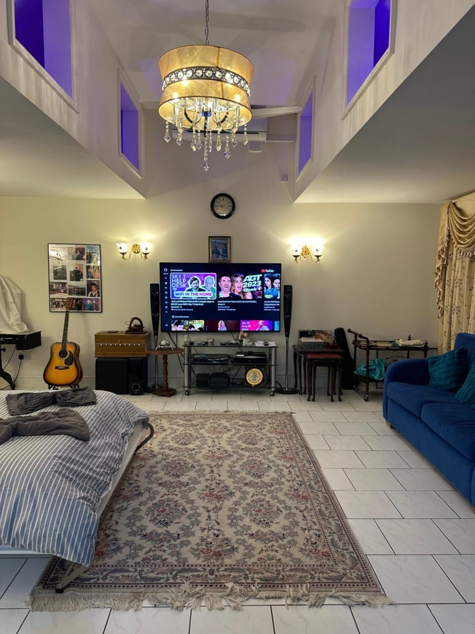 TV and multimedia, Seating area