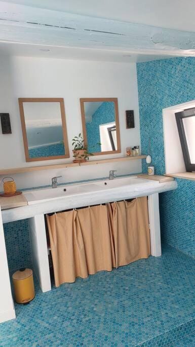 Chambre avec cuisine, vue et piscine privée au cœur du Beaujolais House in Auvergne-Rhône-Alpes