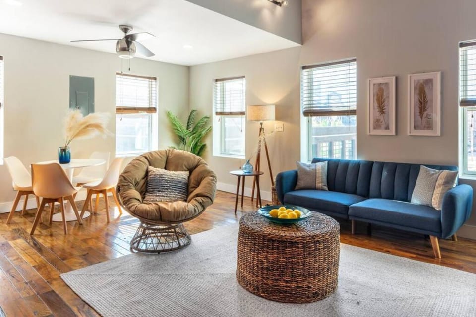 Broadway Suites - Stunning Downtown Condos Apartment in Over The Rhine
