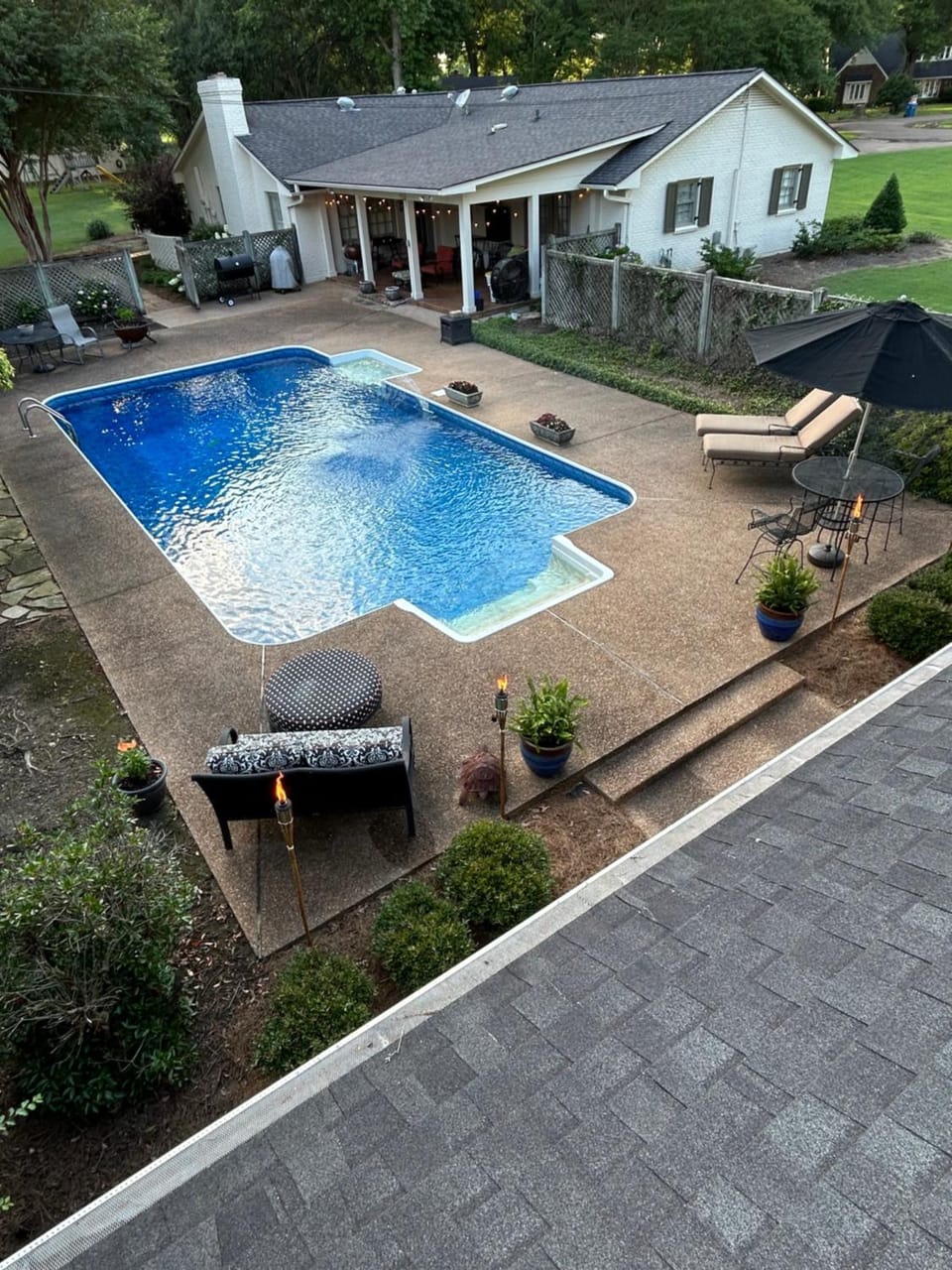 Patio, Pool view, Swimming pool, sunbed