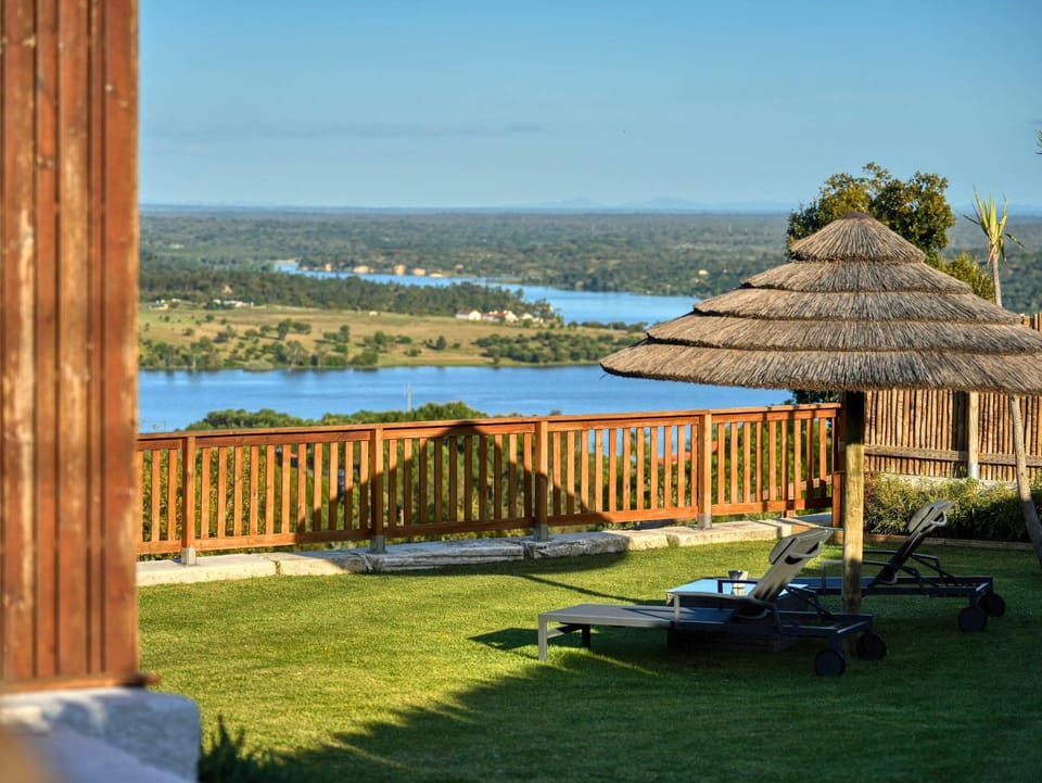 Natural landscape, Garden, Garden view, Lake view, sunbed
