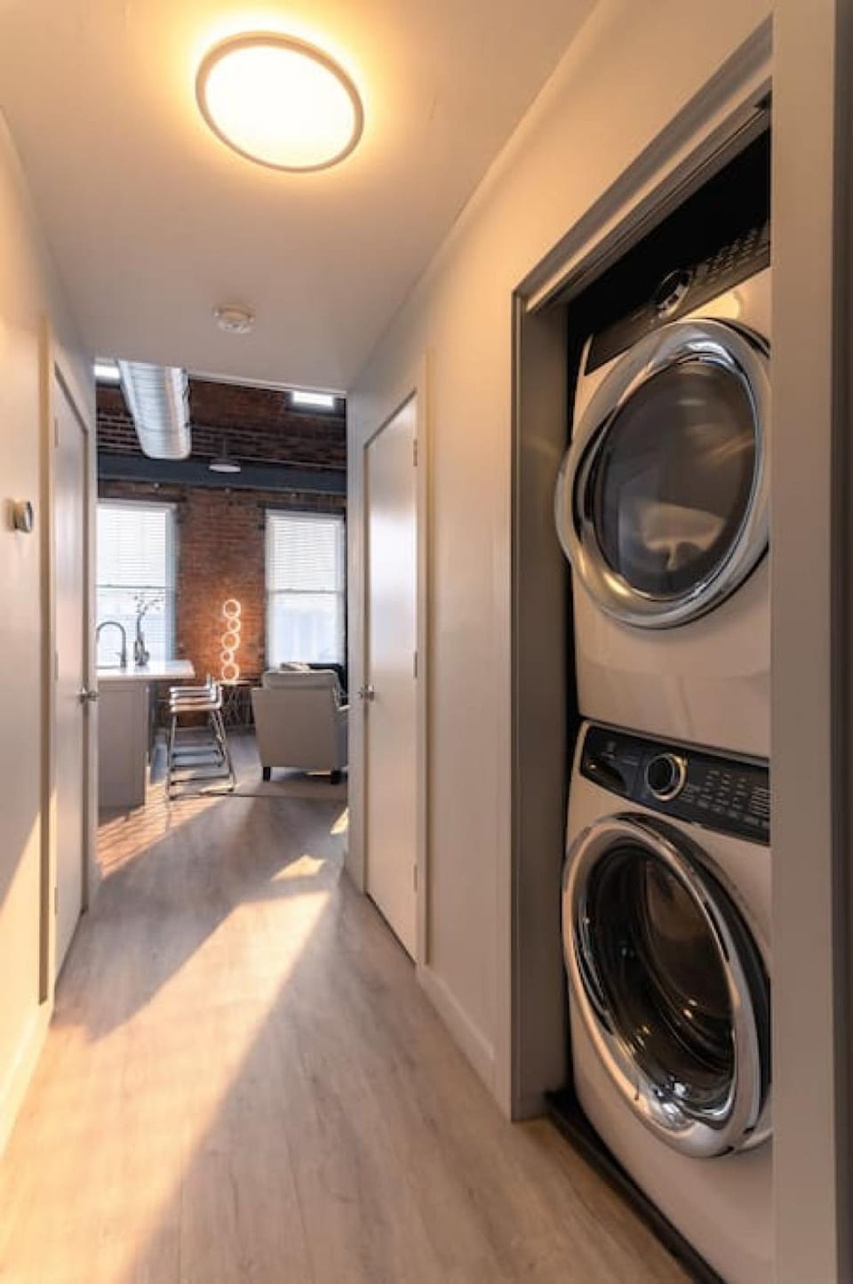 Entire Historic Building Sleeps 30 Apartment in Over The Rhine
