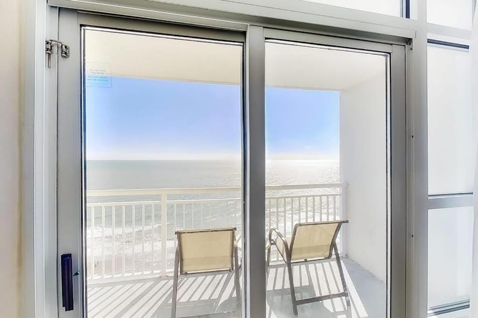 Carolinian Beach Resort 1830 Apartment in Myrtle Beach