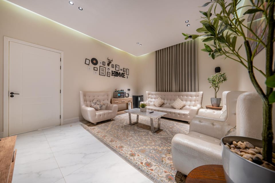 شقة فاخرة غرفة وصالة بالعارض دخول ذاتي ٤ Apartment in Riyadh