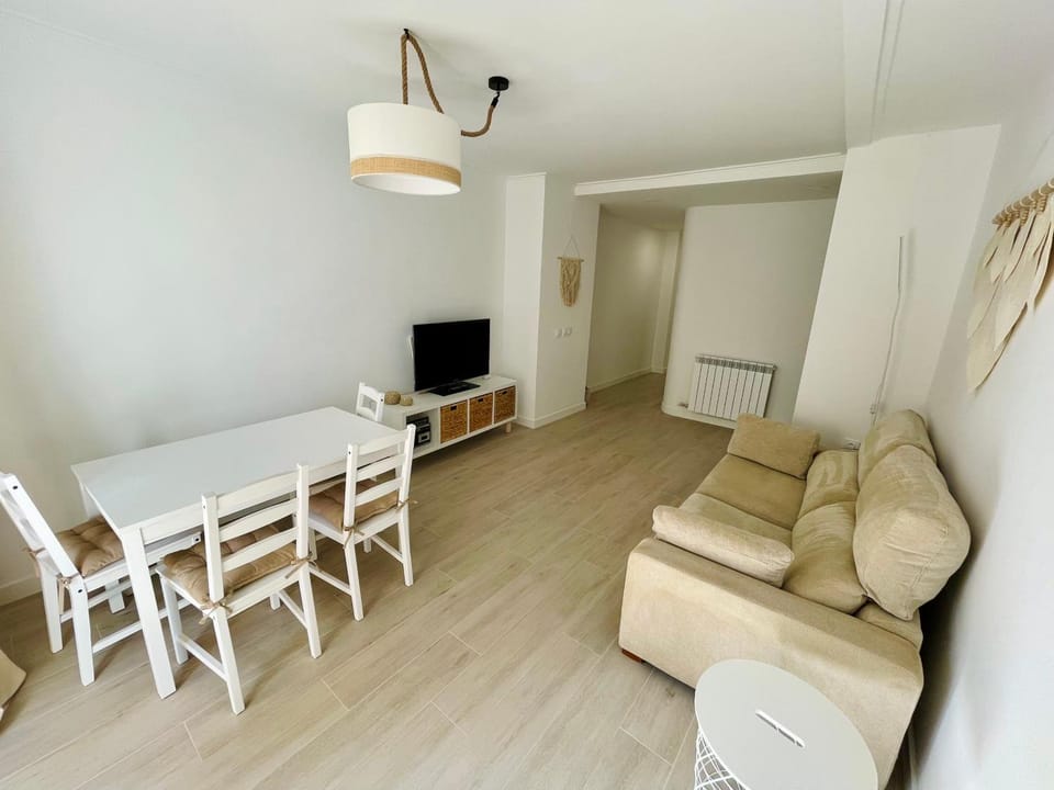 TV and multimedia, Living room, Dining area
