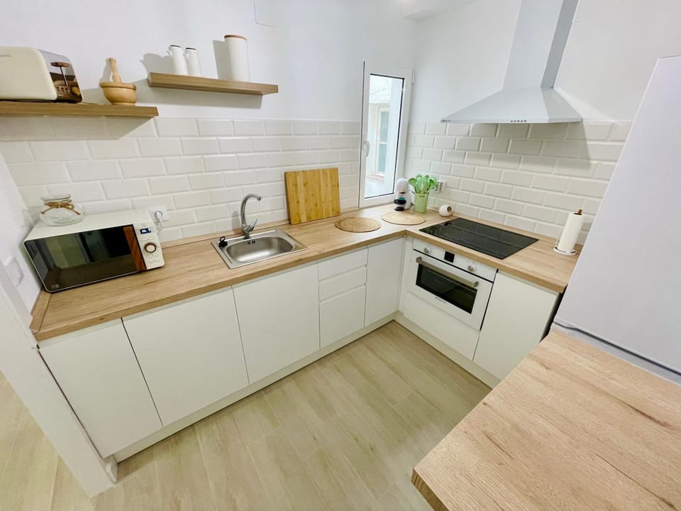 Coffee/tea facilities, Kitchen or kitchenette, dishwasher, minibar, pet friendly, stove, toaster