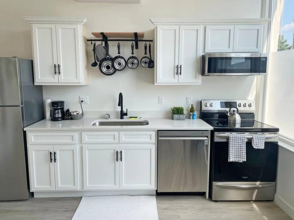 Full Building Huge Downtown Retreat Walkable to Everything House in Over The Rhine