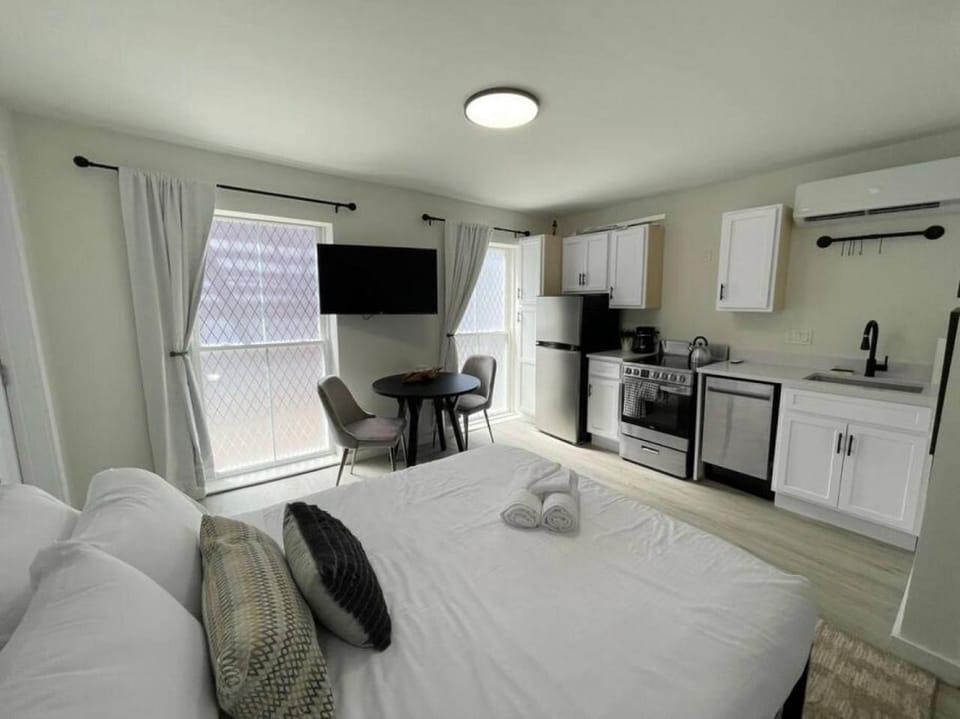 Cute Microapartment Walkable to Everything Apartment in Over The Rhine