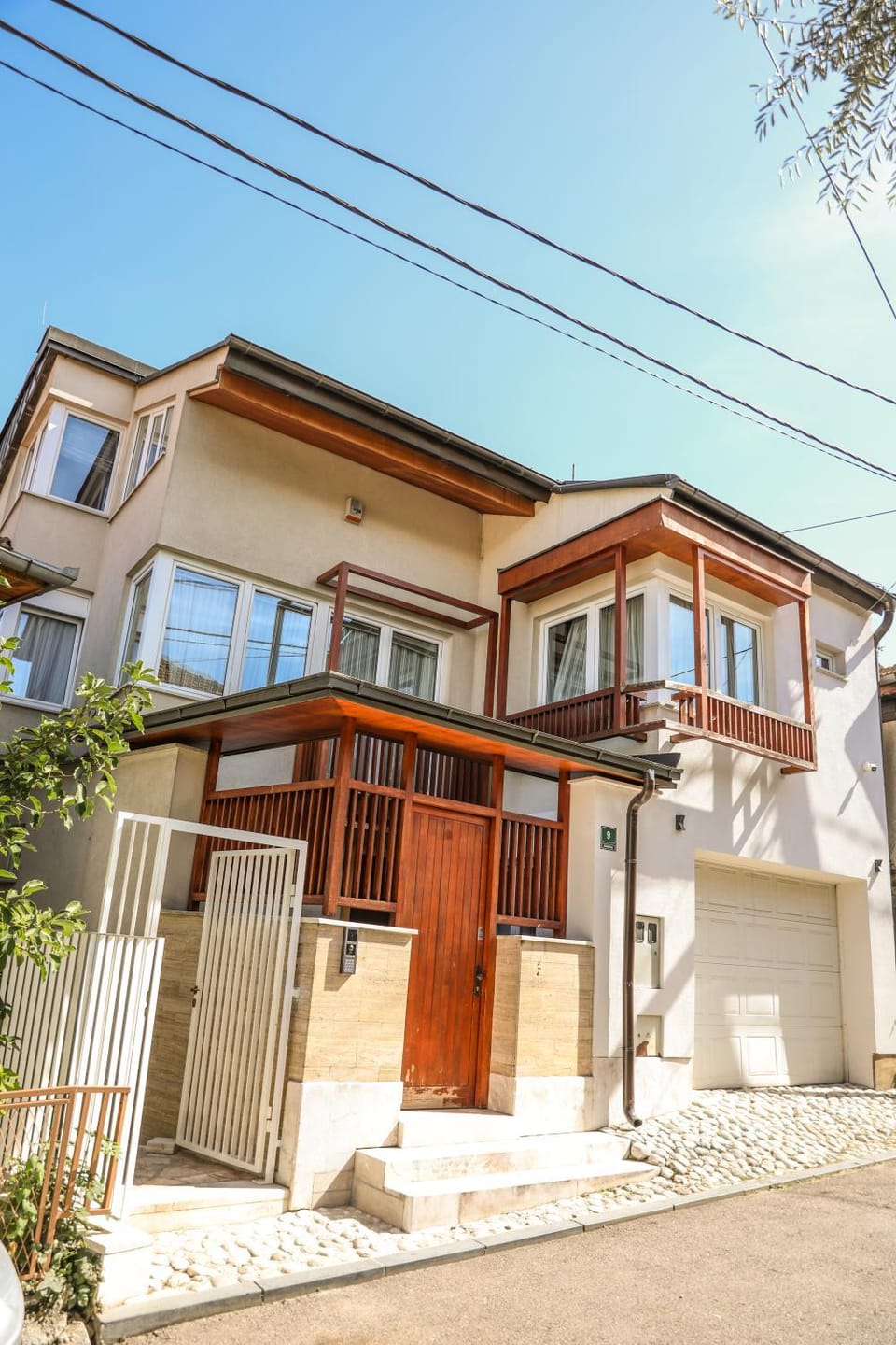 Property building, Day, Neighbourhood, View (from property/room), Balcony/Terrace, Street view