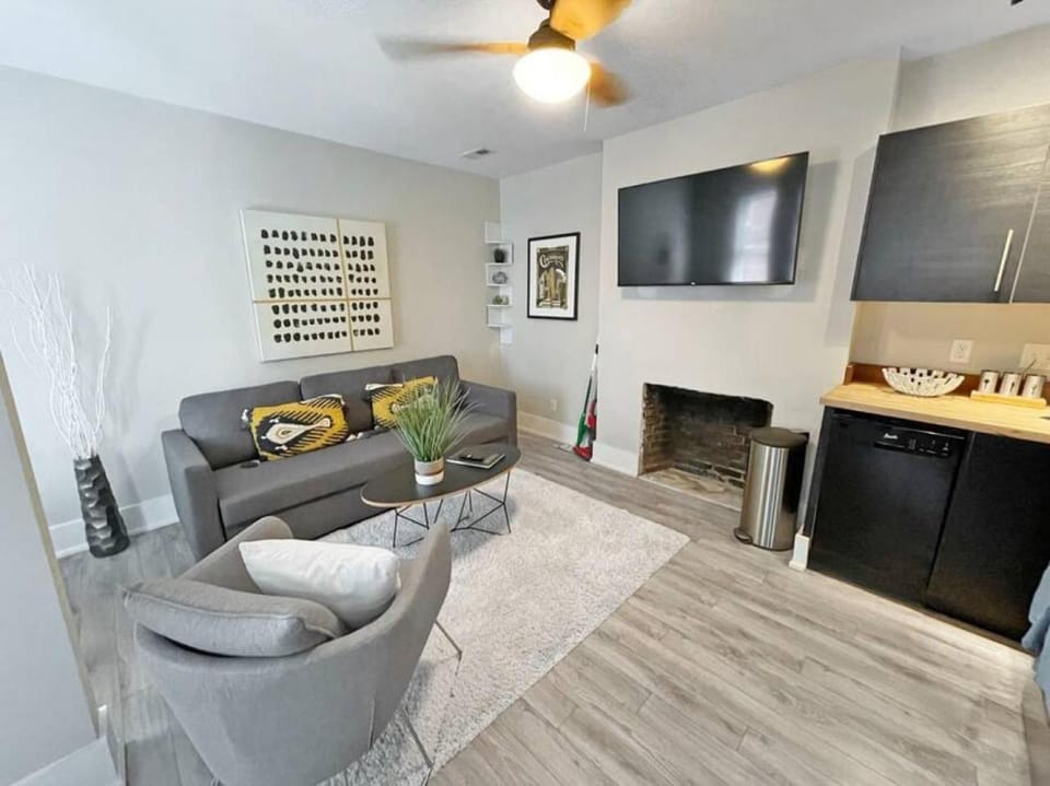 Quiet 1-Bedroom Loft near Entertainment District Apartment in Over The Rhine