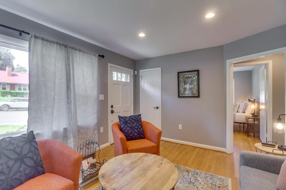 Charming Retreat in Charlottesville w/ Deck! House in Charlottesville