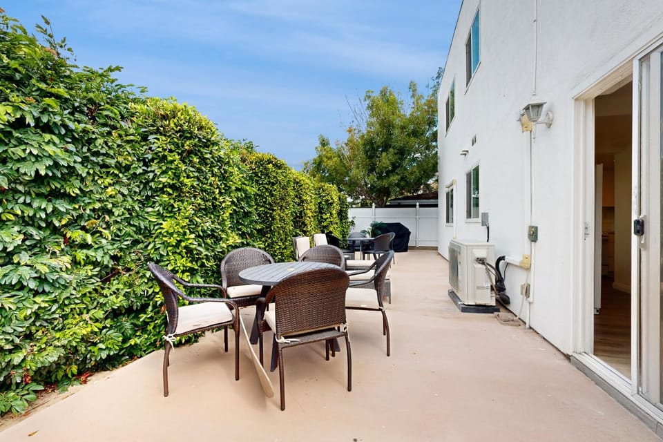 Sunshine Fun Time House in Costa Mesa