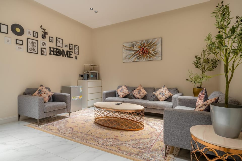 شقة فاخرة غرفة وصالة بالعارض دخول ذاتي ٦ Apartment in Riyadh