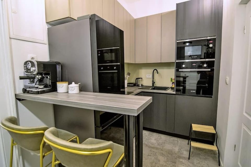 Coffee/tea facilities, Kitchen or kitchenette, dishwasher, minibar, oven, pet friendly, stove, toaster