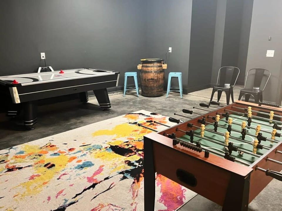 2 5 Miles to Dwntn Rec Room Geodis right behind House in Nashville