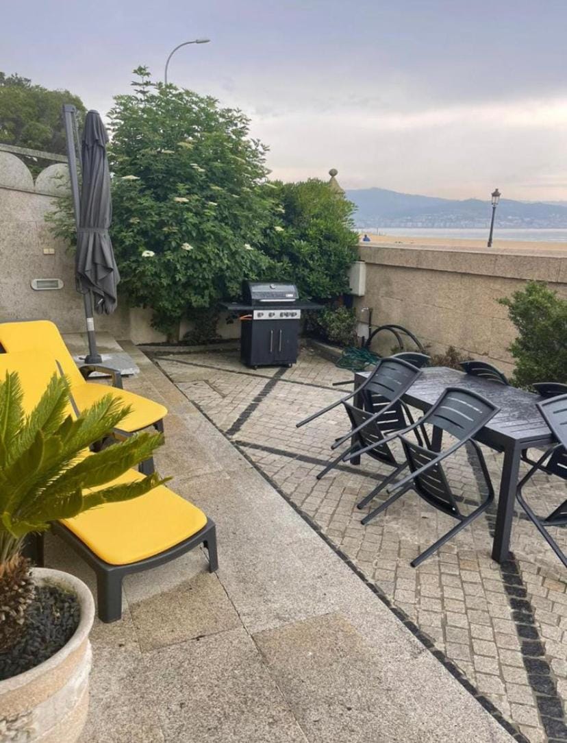 PRIMERA LINEA PLAYA AMERICA House in Viana do Castelo District, Portugal