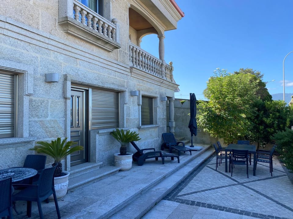 PRIMERA LINEA PLAYA AMERICA House in Viana do Castelo District, Portugal