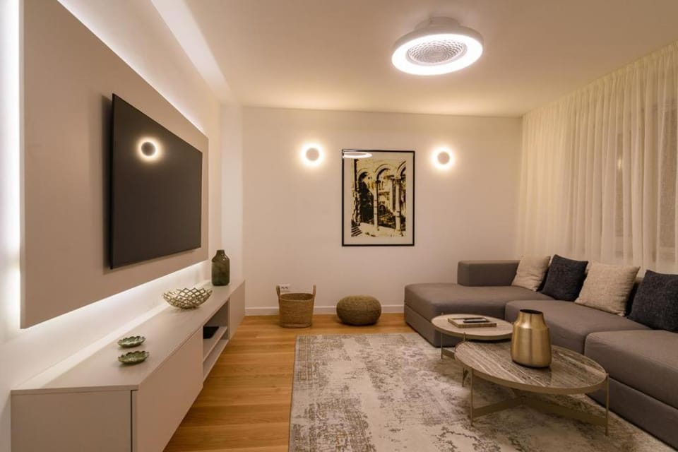 TV and multimedia, Living room, Seating area