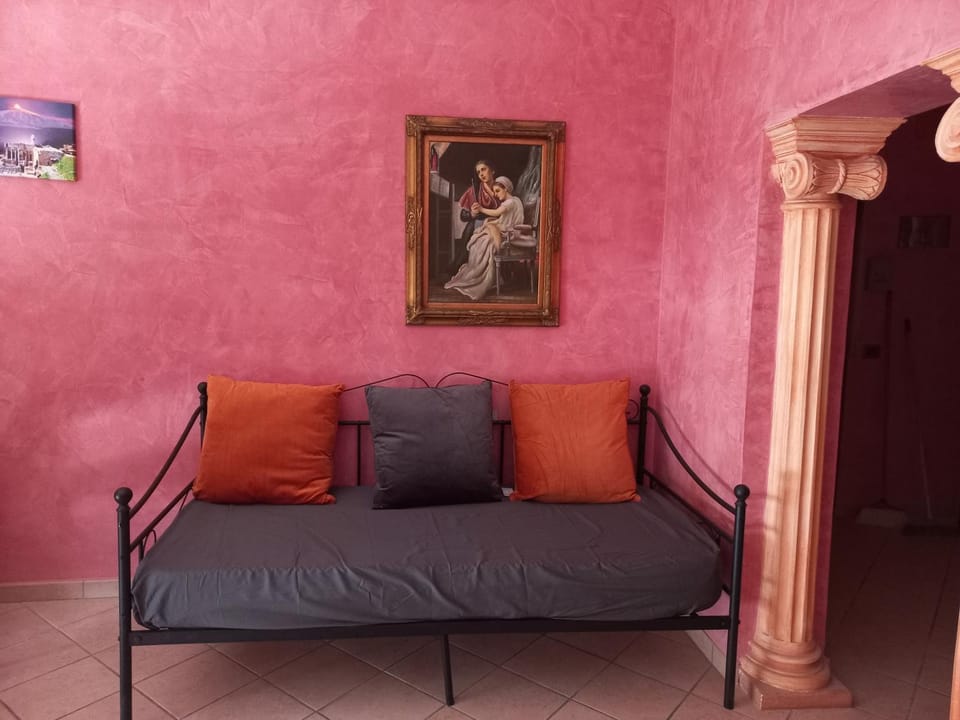 Decorative detail, Seating area