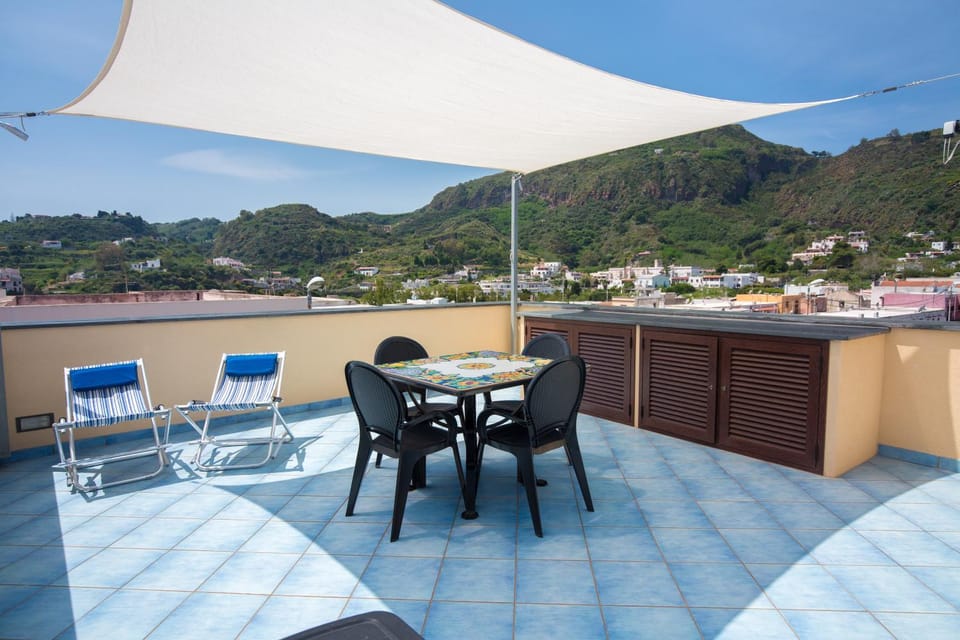 Balcony/Terrace, Mountain view