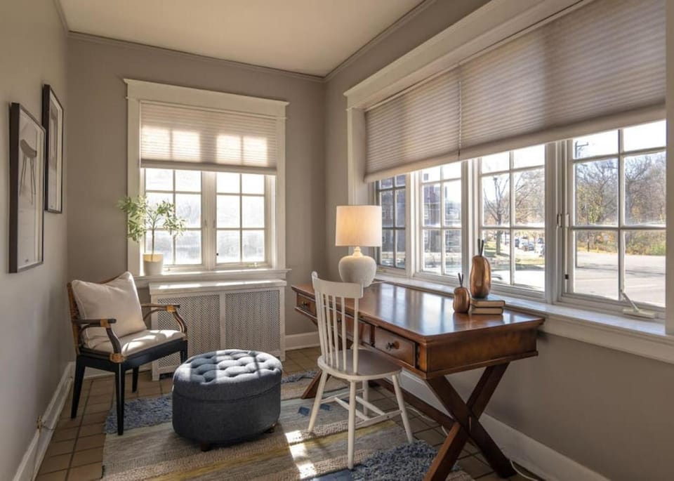 Hyde Park Comfort Near Rookwood Apartment in Cincinnati