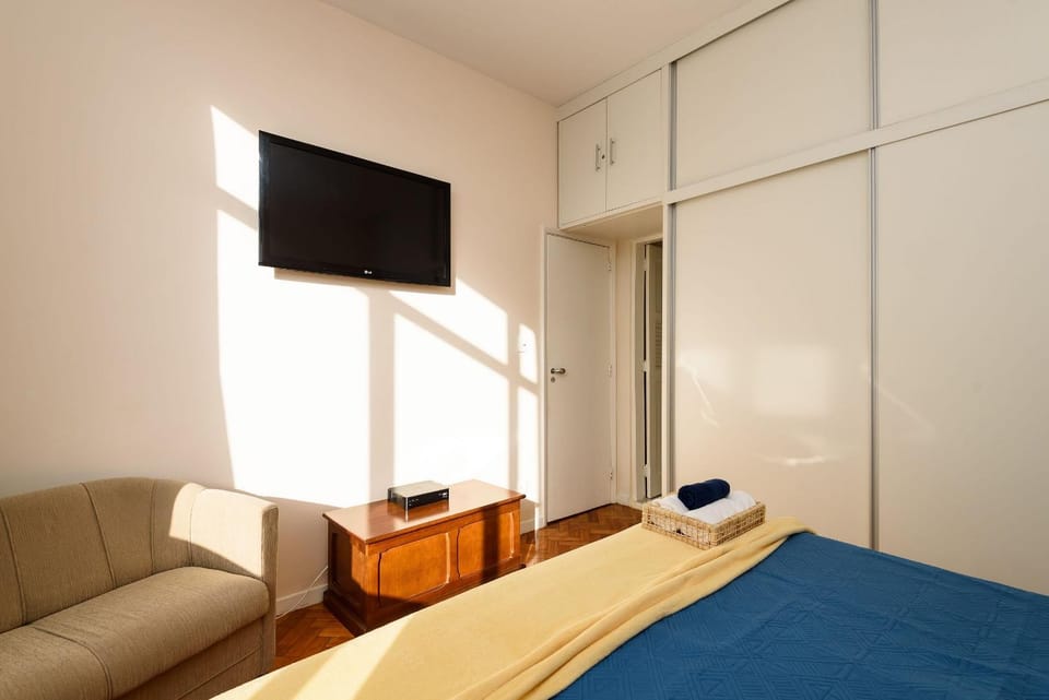 2BDRs 300m from Ipanema Beach | RE 540/806 Apartment in Rio de Janeiro