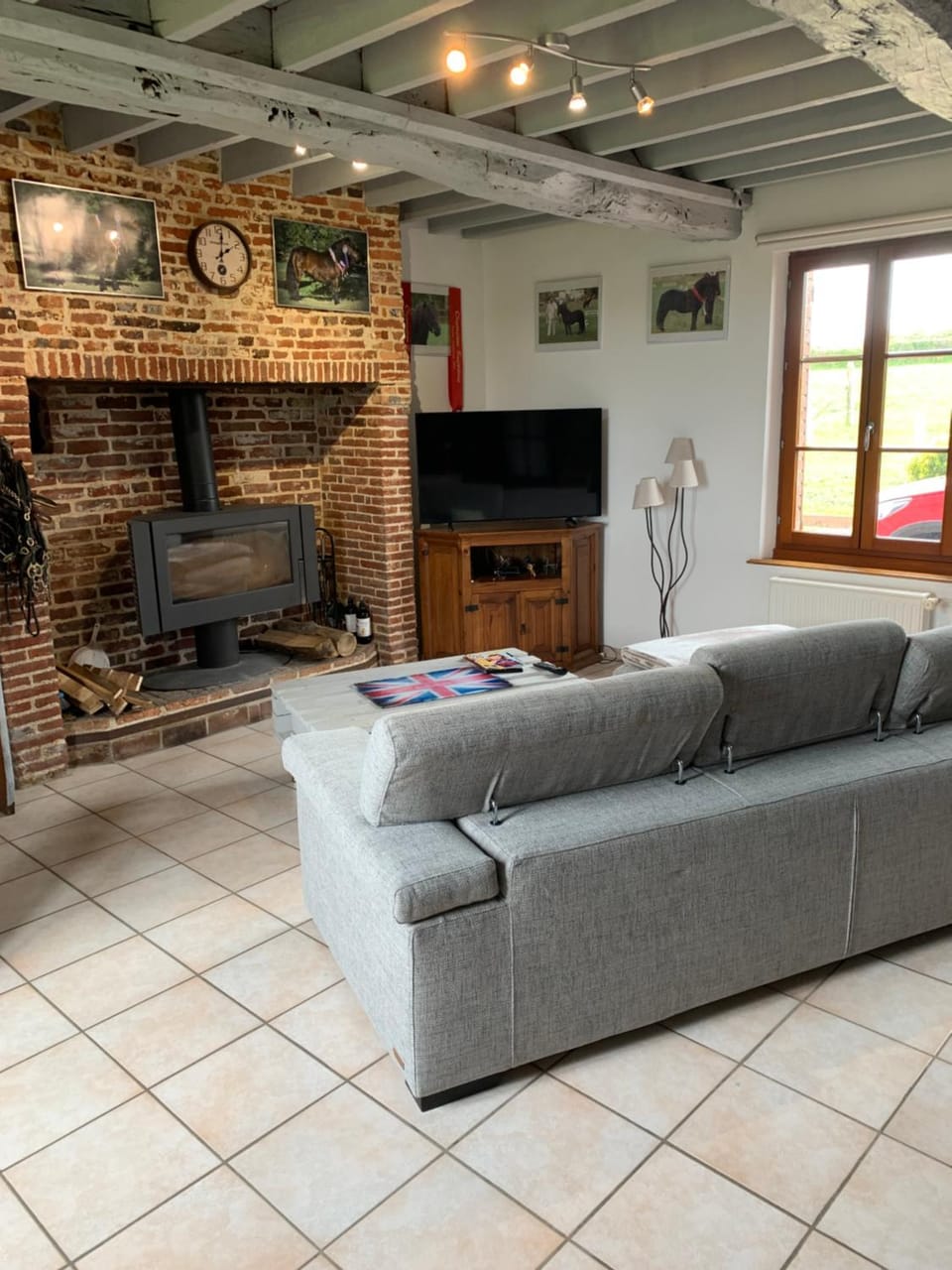 Seating area, Internal: Not applicable to any particular room