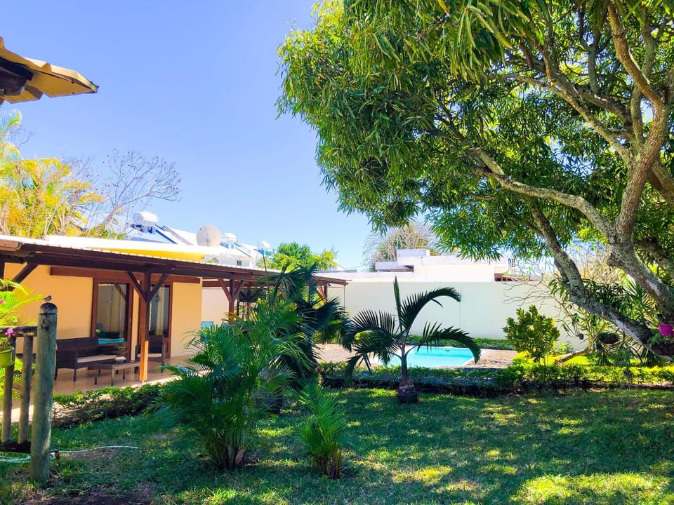 Property building, Garden, Garden view, Swimming pool