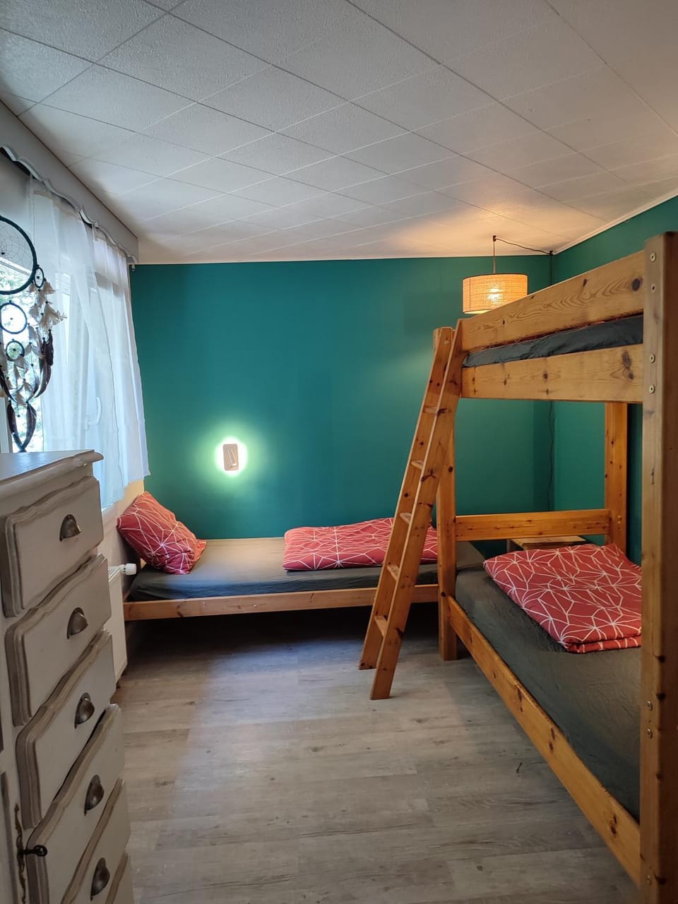 Photo of the whole room, bunk bed