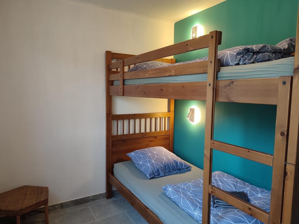 Photo of the whole room, bunk bed