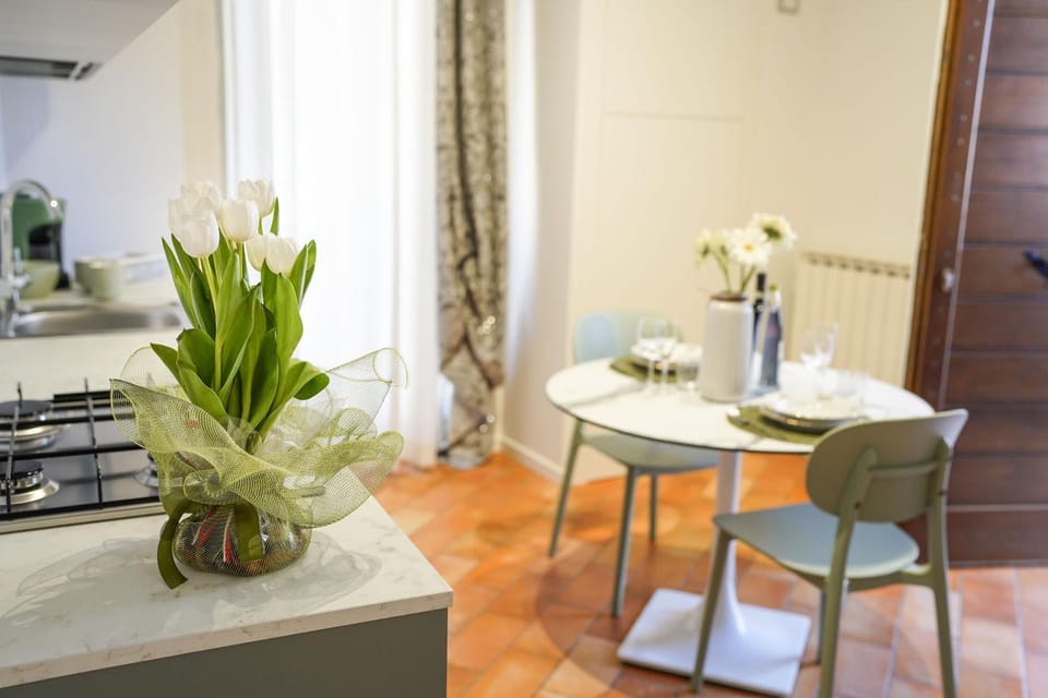 Kitchen or kitchenette, Dining area, kitchen