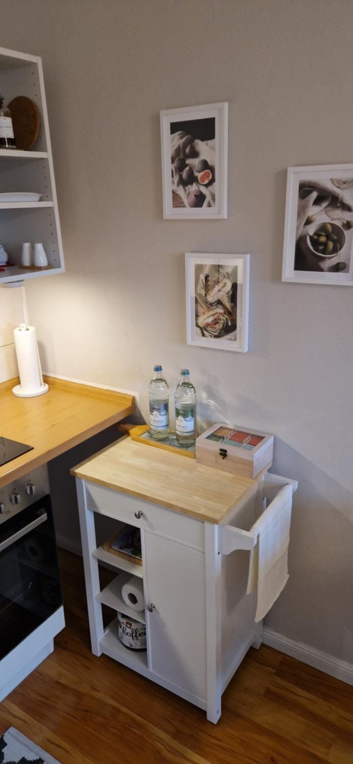 Coffee/tea facilities, Kitchen or kitchenette, Drinks, Non alcoholic drinks, hair dresser