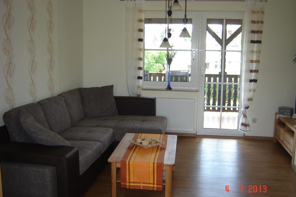 Living room, Floor plan, Garden view