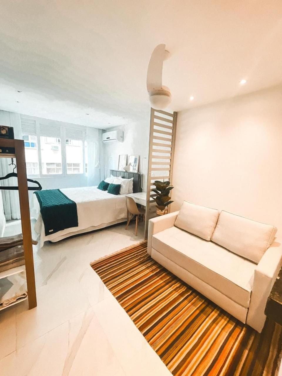 Bed, Living room, Photo of the whole room, Seating area, Bedroom