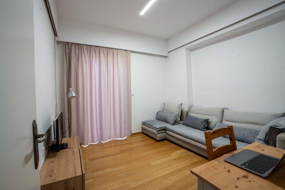 Communal lounge/ TV room, TV and multimedia, Living room, Seating area