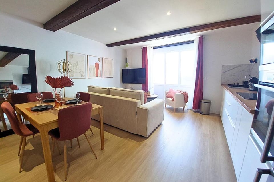 Communal lounge/ TV room, TV and multimedia, Living room